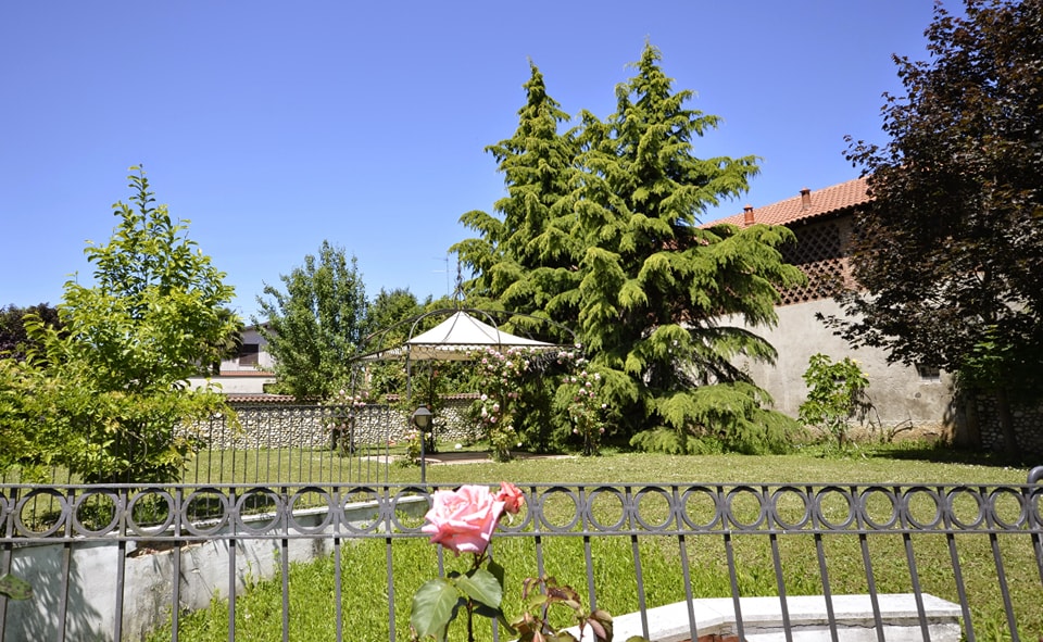 Brianza: prestigiosa villa ad Agrate Brianza (Mb)