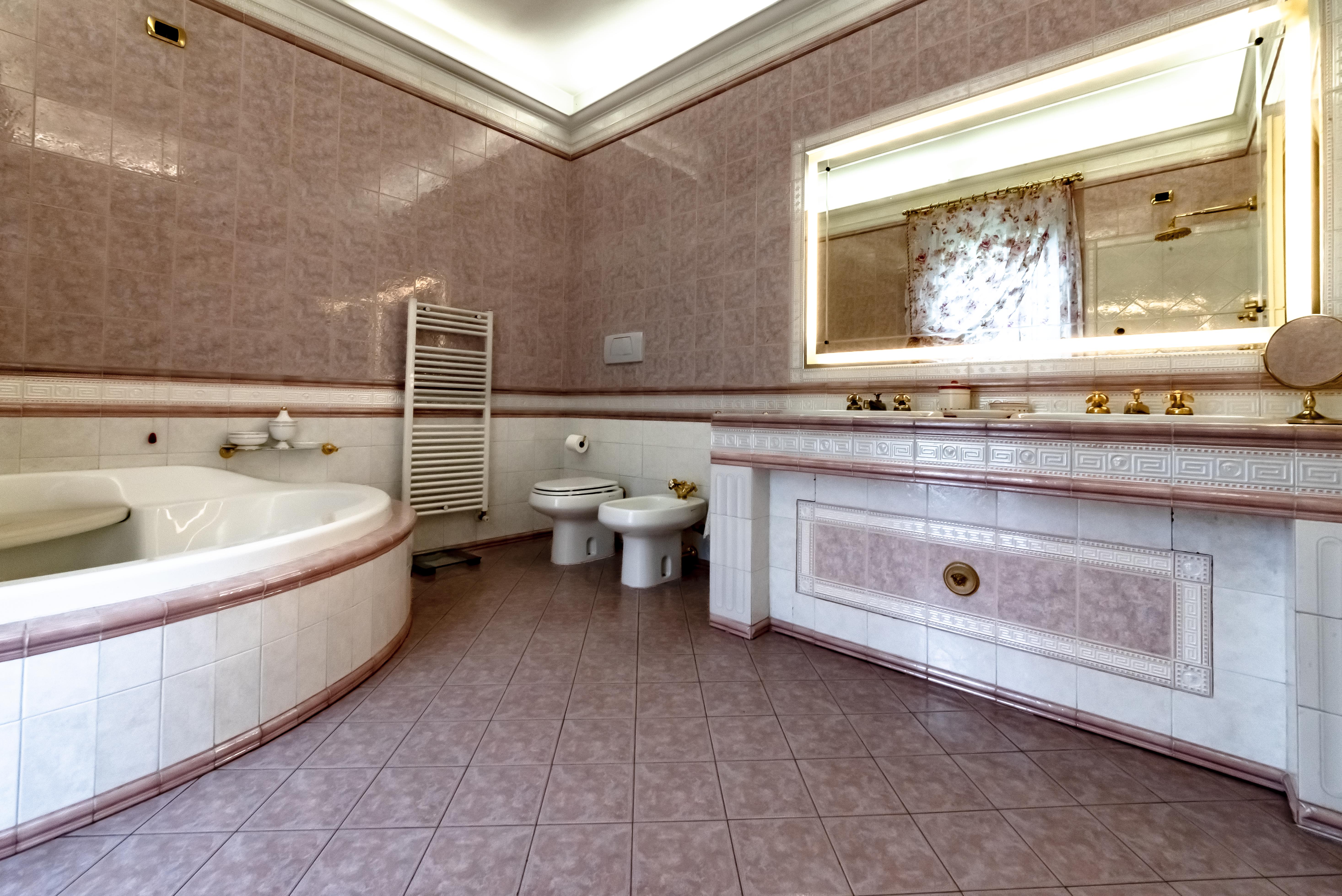 Brianza: prestigiosa villa ad Agrate Brianza (Mb)